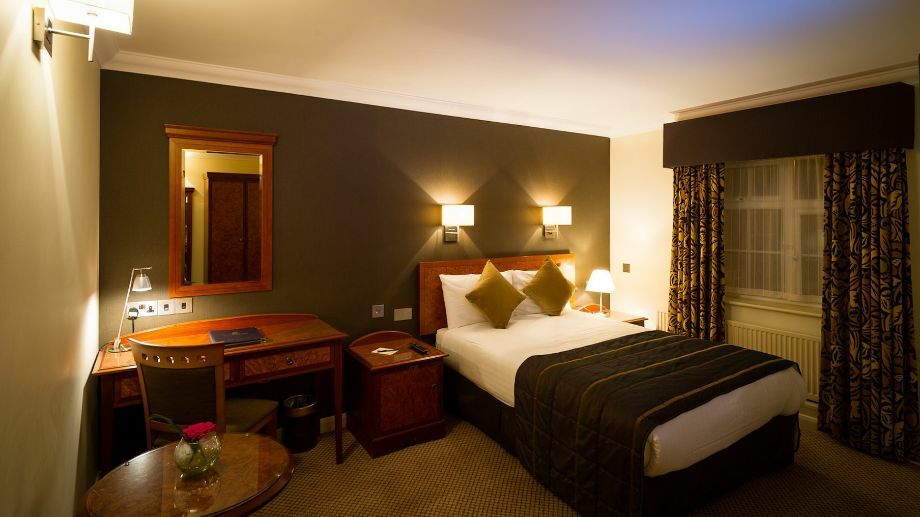 The Royal Chace Hotel Enfield Eksteriør bilde